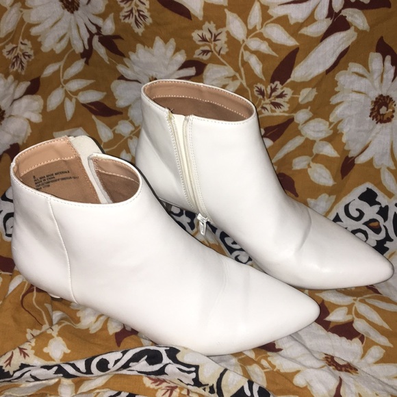 Shoes - White booties
